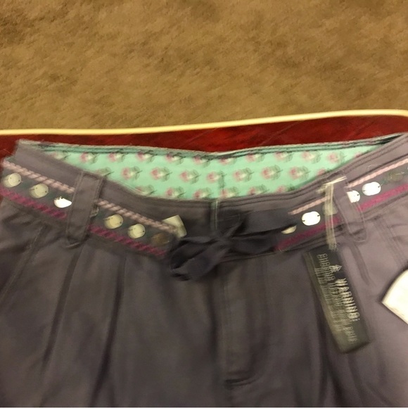 NWT Gap Shorts - Picture 5 of 6
